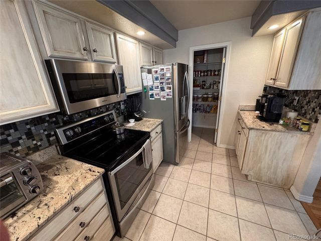 2486 S Scranton Way, Aurora, CO 80014