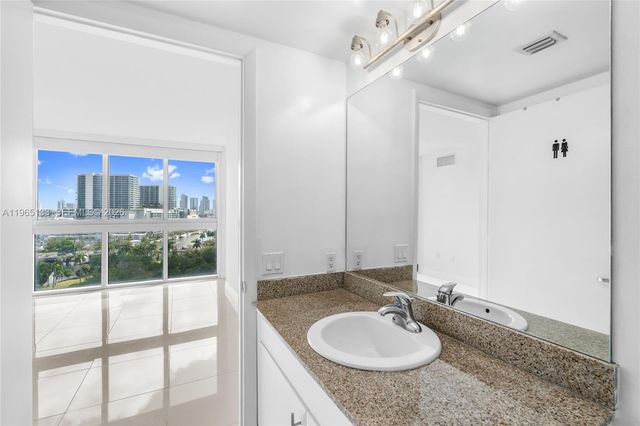 1861 NW S River Dr 1610, Miami, FL 33125