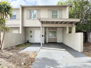 5118 TENNIS COURT CIRCLE, Tampa, FL 33617