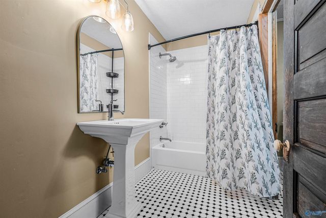425 Haralson Avenue, Gadsden, AL 35901