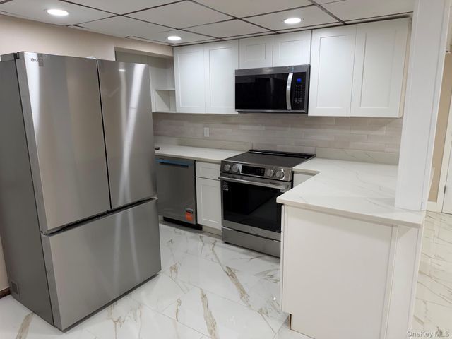 73 Willoughby Avenue, Hicksville, NY 11801