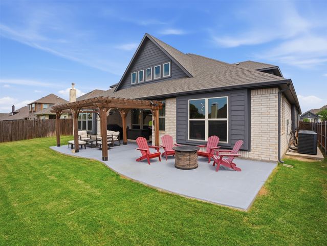521 Ridgewater Trail, Fort Worth, TX 76131