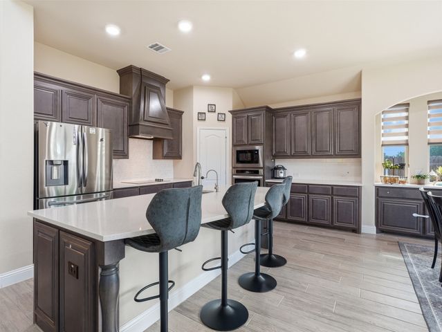 521 Ridgewater Trail, Fort Worth, TX 76131