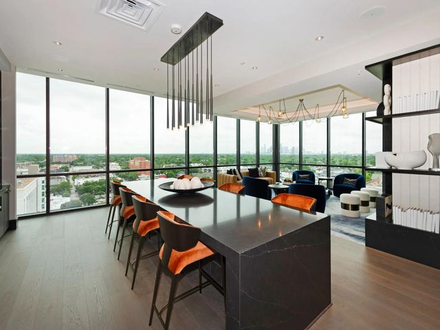 510 W 20th Street 1104, Houston, TX 77008