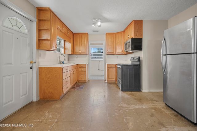 272 HARBOR Drive, Palatka, FL 32177