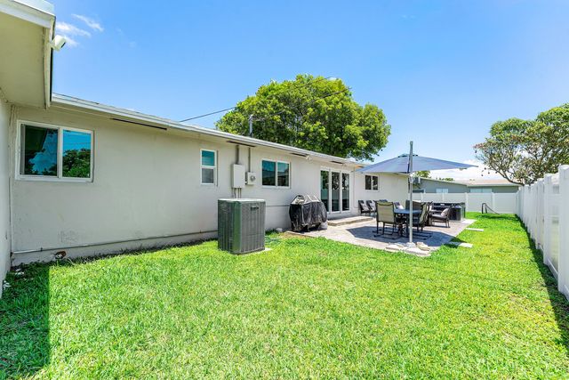 214 SE 5th Street, Dania Beach, FL 33004