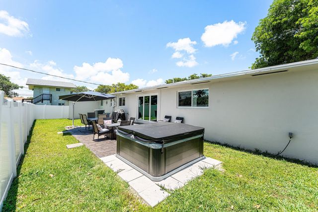 214 SE 5th Street, Dania Beach, FL 33004