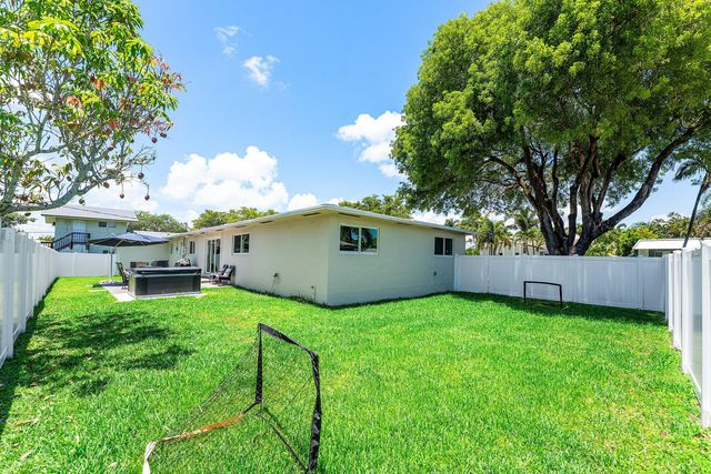 214 SE 5th Street, Dania Beach, FL 33004