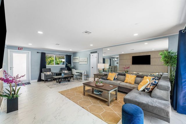 214 SE 5th Street, Dania Beach, FL 33004