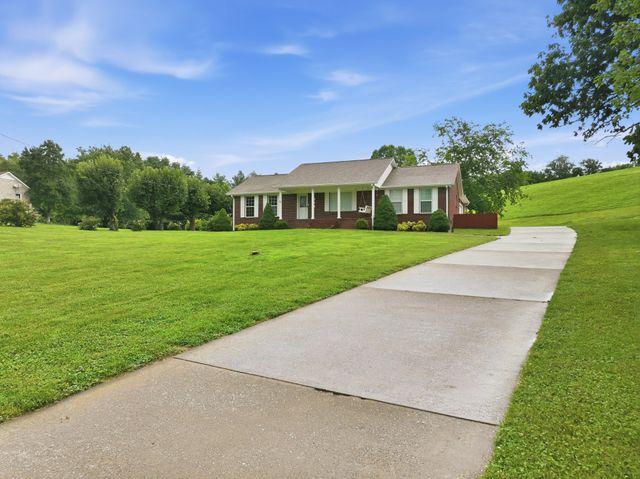 700 Sleepy Hollow Rd, Pulaski, TN 38478