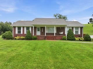 700 Sleepy Hollow Rd, Pulaski, TN 38478