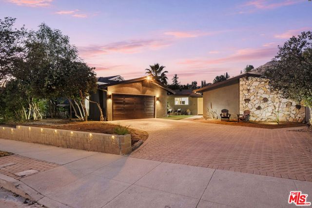 22649 Mulholland Drive, Woodland Hills (los Angeles), CA 91364