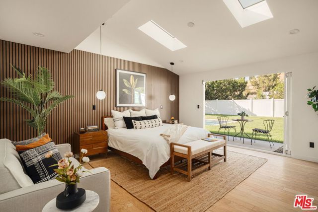 22649 Mulholland Drive, Woodland Hills (los Angeles), CA 91364