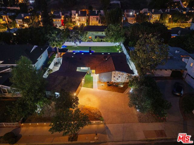 22649 Mulholland Drive, Woodland Hills (los Angeles), CA 91364