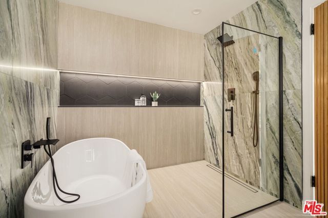 22649 Mulholland Drive, Woodland Hills (los Angeles), CA 91364