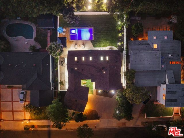 22649 Mulholland Drive, Woodland Hills (los Angeles), CA 91364