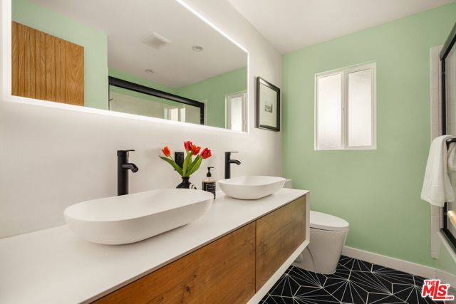 22649 Mulholland Drive, Woodland Hills (los Angeles), CA 91364