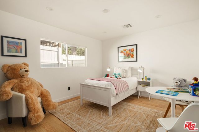 22649 Mulholland Drive, Woodland Hills (los Angeles), CA 91364