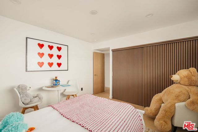 22649 Mulholland Drive, Woodland Hills (los Angeles), CA 91364