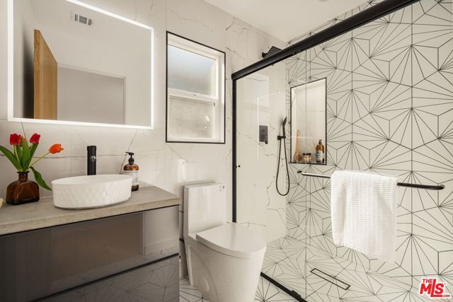 22649 Mulholland Drive, Woodland Hills (los Angeles), CA 91364