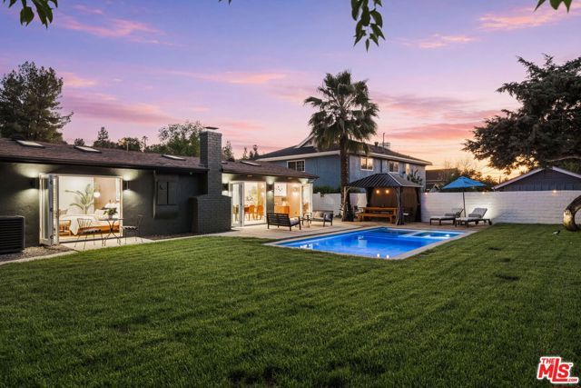 22649 Mulholland Drive, Woodland Hills (los Angeles), CA 91364