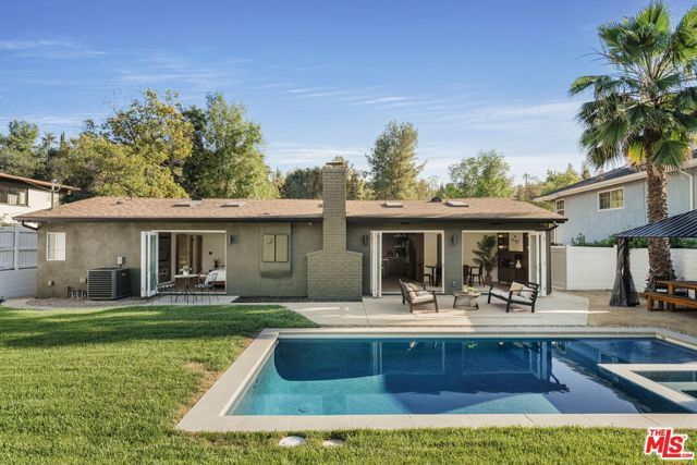 22649 Mulholland Drive, Woodland Hills (los Angeles), CA 91364