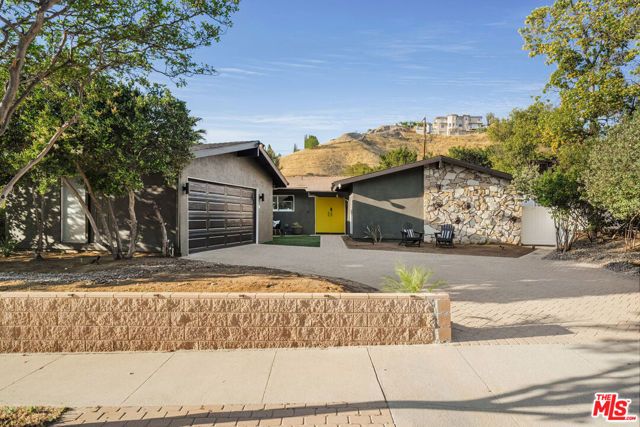 22649 Mulholland Drive, Woodland Hills (los Angeles), CA 91364