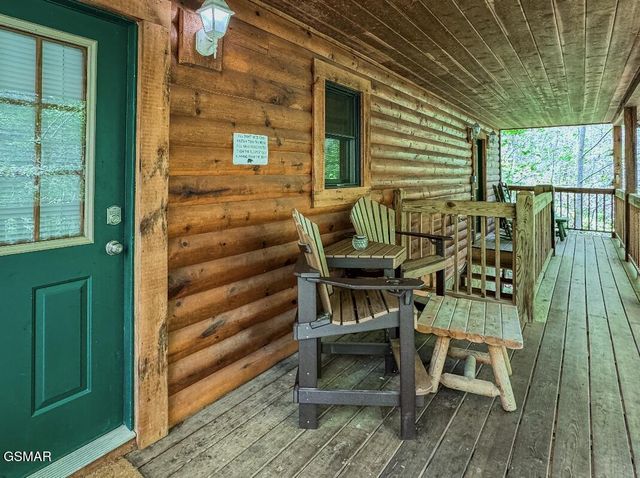 2919 Golden Pond Way, Sevierville, TN 37862