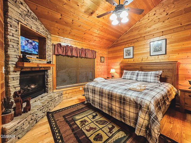 2919 Golden Pond Way, Sevierville, TN 37862