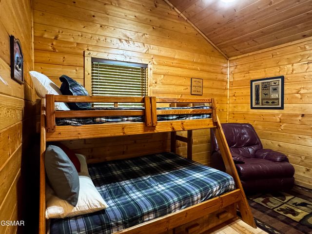 2919 Golden Pond Way, Sevierville, TN 37862