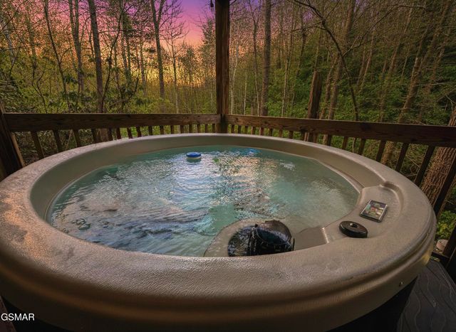 2919 Golden Pond Way, Sevierville, TN 37862