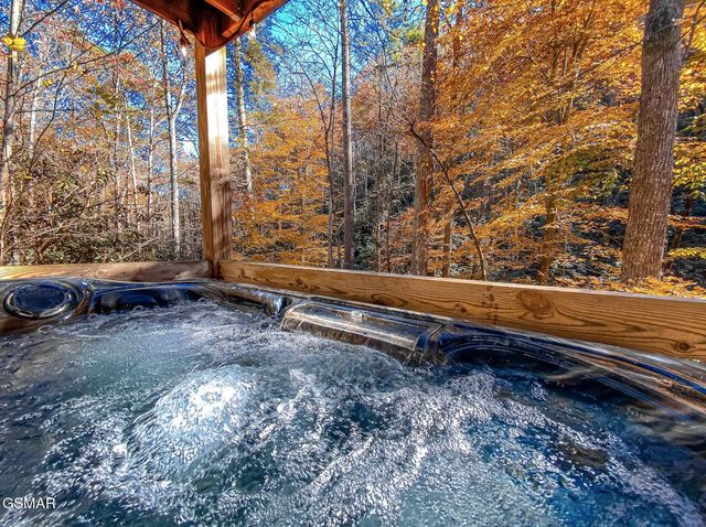 2919 Golden Pond Way, Sevierville, TN 37862