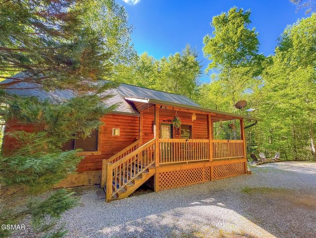 2919 Golden Pond Way, Sevierville, TN 37862