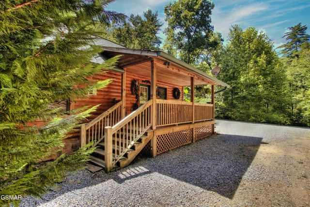 2919 Golden Pond Way, Sevierville, TN 37862