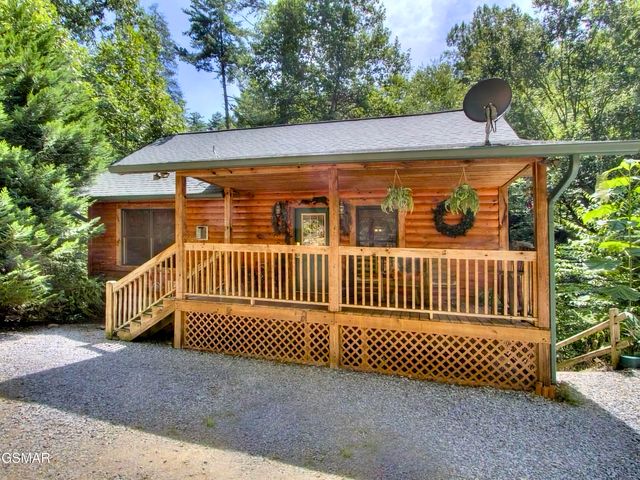 2919 Golden Pond Way, Sevierville, TN 37862