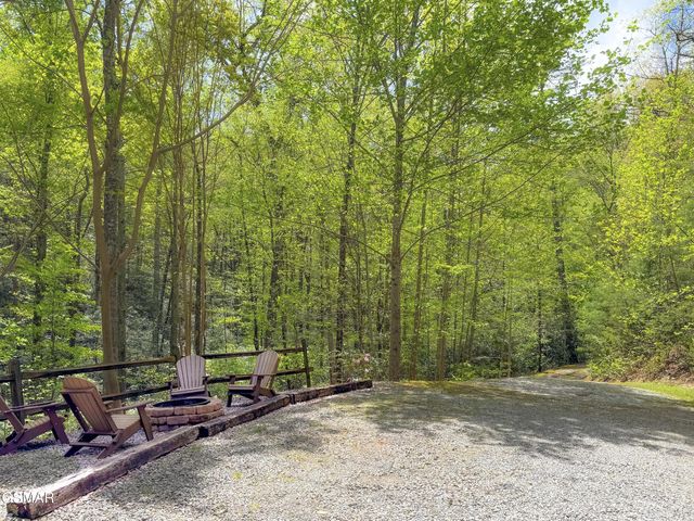 2919 Golden Pond Way, Sevierville, TN 37862