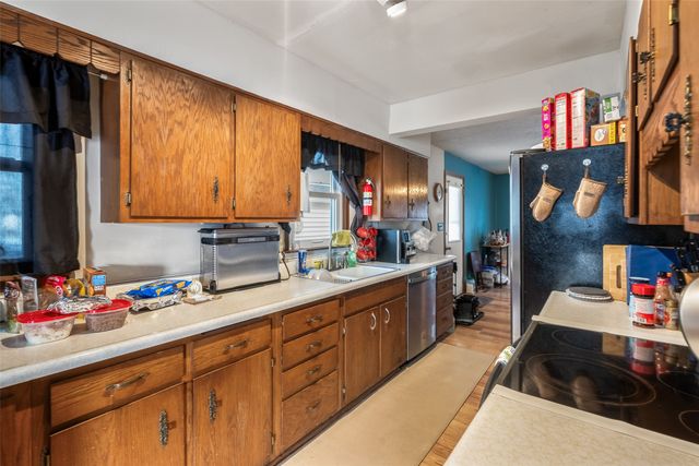 311 E 22nd Street S, Newton, IA 50208