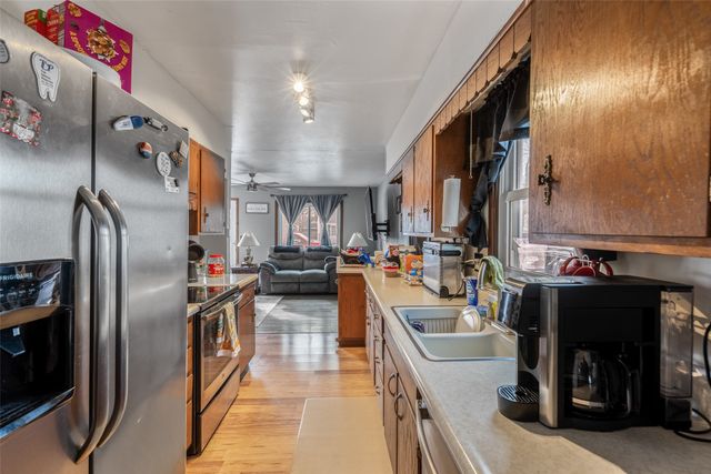 311 E 22nd Street S, Newton, IA 50208