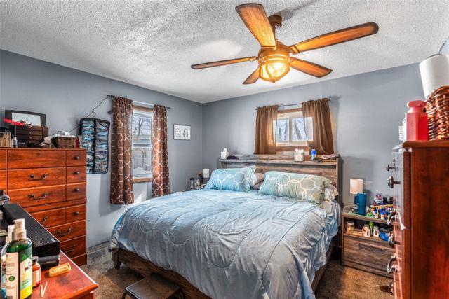 311 E 22nd Street S, Newton, IA 50208