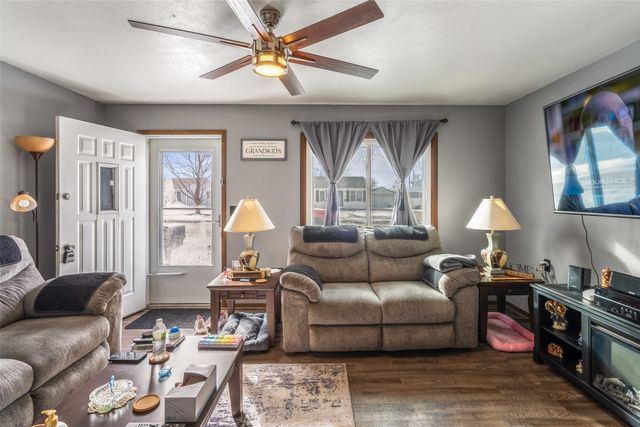 311 E 22nd Street S, Newton, IA 50208