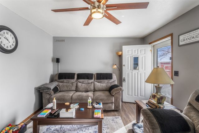 311 E 22nd Street S, Newton, IA 50208