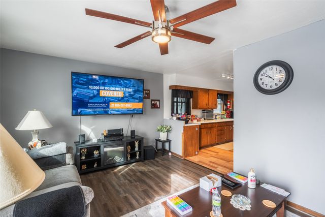 311 E 22nd Street S, Newton, IA 50208