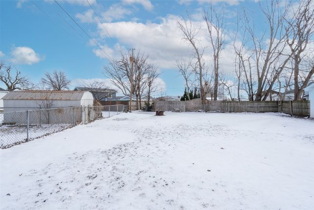 311 E 22nd Street S, Newton, IA 50208