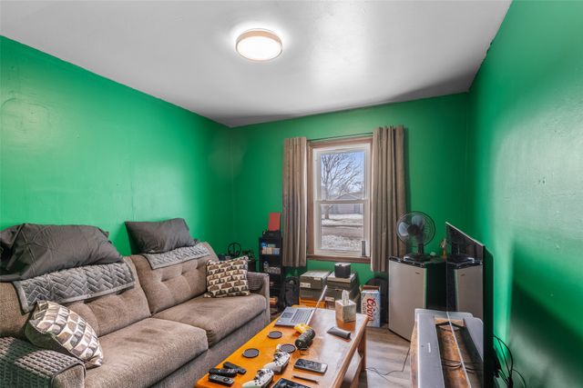 311 E 22nd Street S, Newton, IA 50208