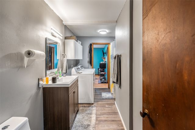 311 E 22nd Street S, Newton, IA 50208