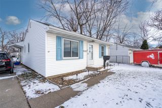 311 E 22nd Street S, Newton, IA 50208