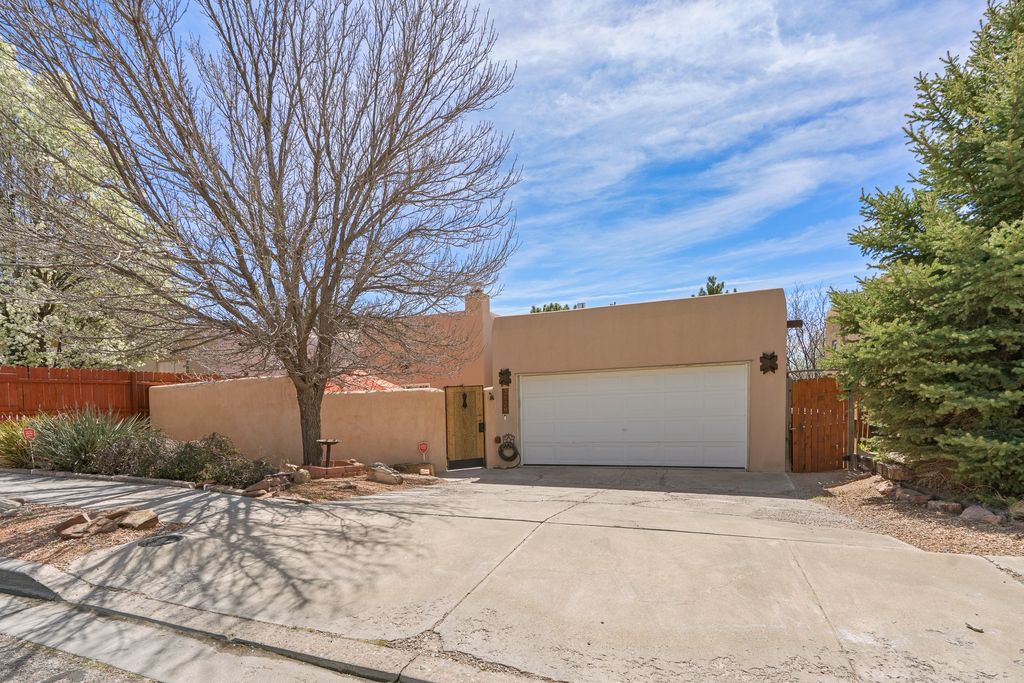 2820 Cliff Palace, Santa Fe, NM 87507