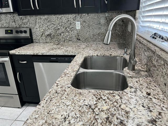 13671 Yarmouth Court, Wellington, FL 33414