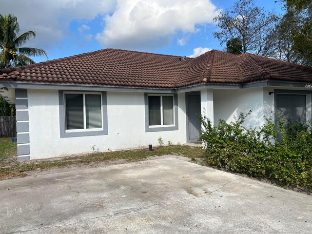 13671 Yarmouth Court, Wellington, FL 33414