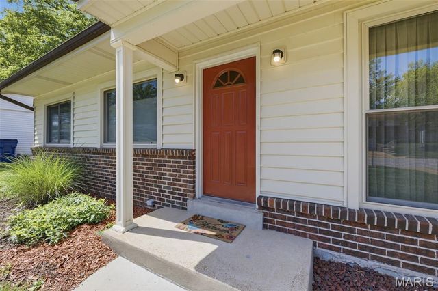 9131 Cherry Brook Lane, Crestwood, MO 63126